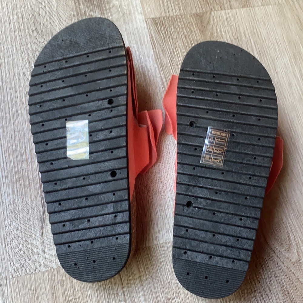 NEW She&In Slip On Sandals - Picture 6 of 8